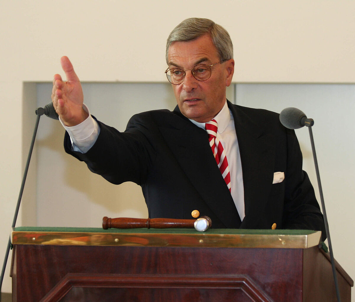 Hans Peter Plettner bei einer Auktion in den 1990er Jahren